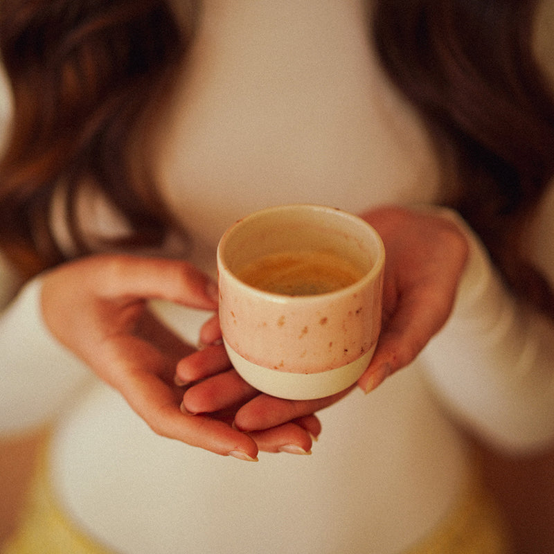 2 tasses à café allongées hautes